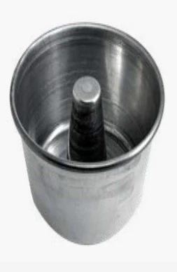 Forma cilíndrica alta com tubo central